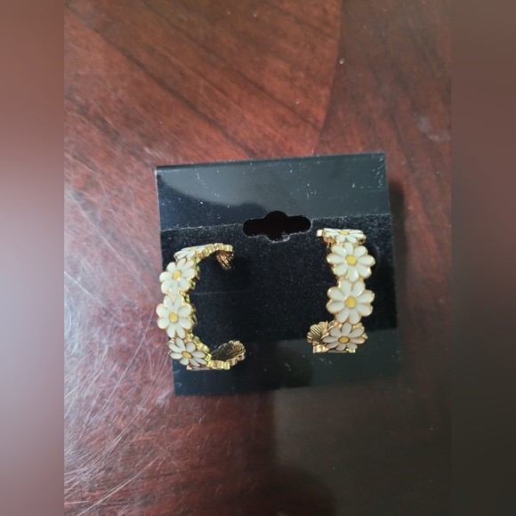 Jewelry - Daisy Hoop Fashion Earrings